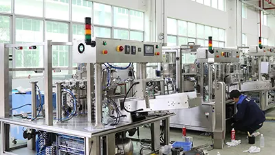  Atelier d’ensacheuses pour sachets préformés 