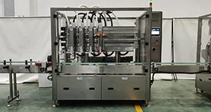 Remplisseuse-boucheuse automatique à suivi de contenant