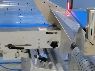 Ensacheuse horizontale flowpack HFFS à bobine inférieur